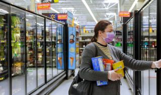 Жители на Тексас разграбиха стоките от първа необходимост в супермаркетите