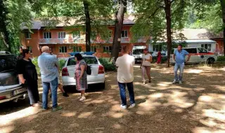 Близки на настанените в хосписа в Николово: Държавата не ни дава варианти