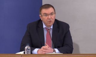 Костадин Ангелов: Има натиск над болниците