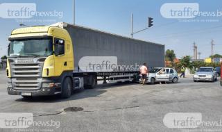 Транспортен хаос и блокада на Кукленско шосе