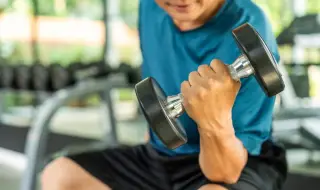 106-годишен китаец отпразнува рождения си ден във фитнеса (ВИДЕО)