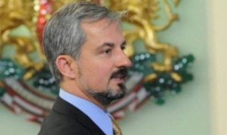 Министър обеща поне още 50 електронни услуги в Софийска община