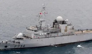 Френска фрегата свали два дрона в Червено море