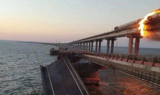 Камионът, взривил се на Кримския мост, е тръгнал от България? Какво се знае: