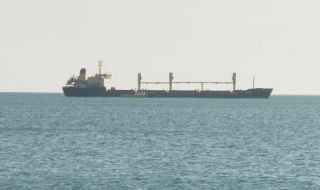 Близки на моряците от „Царевна“ твърдят: Eвакуирали са се сами, нямат контакт с българските власти