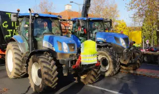 Френските фермери могат да променят направлението на протестите си, насочват се към Париж