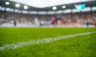 Manchester United sells pieces of Old Trafford grass