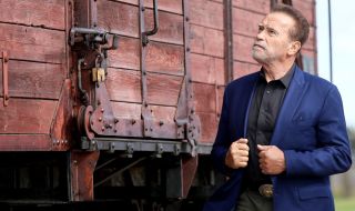 Шварценегер си има танк