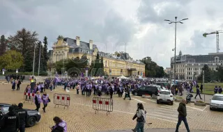 Голям протест и автошествие „За по-високи доходи” блокира центъра на София