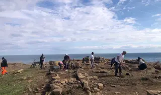 Разкриват древен манастир край Ахтопол