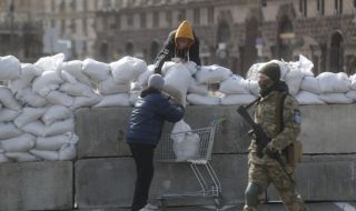 Удължават с месец военното положение в Украйна