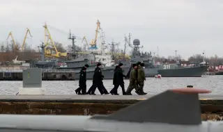 Украйна е поразила 15 руски плавателни съда в Азовско море