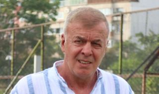 Футболна бомба: Нов фаворит за треньор на Левски