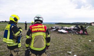 Двама души загинаха при сблъсък на самолети в Германия