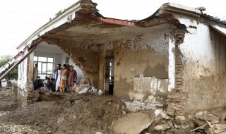 Заради проливните дъждове в Афганистан загинаха 31 души