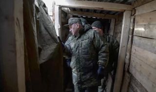 Шойгу се спусна в окопите на фронта в Украйна