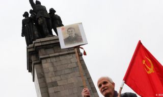 "Републиканци за България":  Паметниците на раболепието пред Червената армия нямат място по българските площади