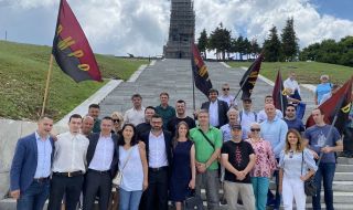 Българските патриоти закриха кампанията на свещения връх Шипка