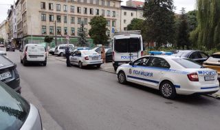 В центъра на София: Полицията подгони автомобил, превозвал мигранти, шофьорът се опита да избяга