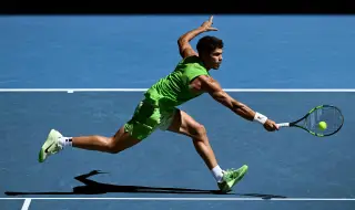 Карлос Алкарас се класира на първия си финал на Australian Open след драматичен трилър срещу Александер Зверев