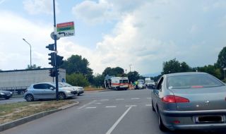 Автомобил удари линейка с пациент в Пазарджик