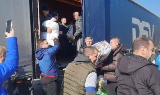 Лидерът на ДПС Мустафа Карадайъ занесе в Турция дарения за пострадалите от земетресението