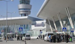 Първо във ФАКТИ: Отчаяни и демотивирани служители допуснали издънката на летище София