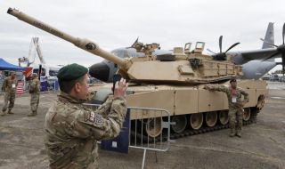 Пентагонът: САЩ започват обучението на украинци на танкове "Ейбрамс"