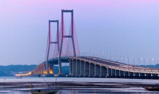 Индонезия ще строи супер дълъг мост