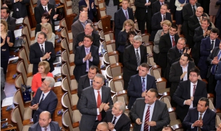 Народното събрание ще гласува на първо четене промените в Конституцията