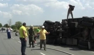 Пил шофьор е причинил тежката катастрофа край Петолъчката