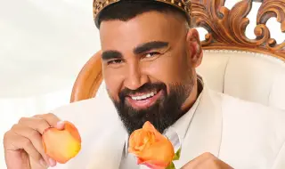 Азис сподели СНИМКИ на брачното си свидетелство