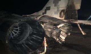 Какво се случва когато се блъснеш в МИГ-29 с VW Touran (ВИДЕО)