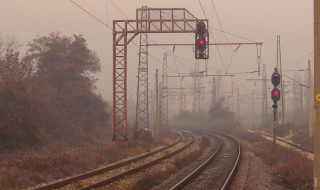 Влак смаза млад мъж