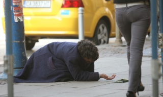 Все повече бездомници в сливенската болница