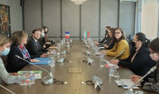 Генчовска: Стратегически приоритети за България продължават да бъдат присъединяването към Еврозоната и Шенген