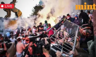 Протестиращите в Сърбия обявиха пълна блокада до пускането на задържаните и насрочване на избори ВИДЕО