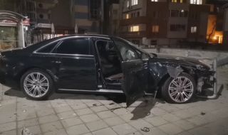 Тежка катастрофа затвори оживен булевард в Пловдив 