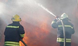 Жена загина при пожар в дома си в Бургас