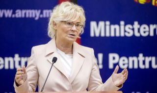 Кристине Ламбрехт: НАТО трябва да направи повече, за да защити членовете си от Русия