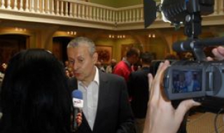 Кунева издига Соломон Паси за кмет на София