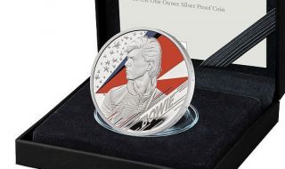 Монета за Дейвид Боуи полетя към Космоса