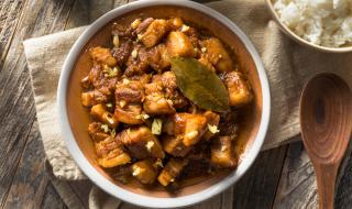 Рецепта на деня: Свинско с вино и чесън