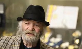 Весела Лечева поднесе съболезнования за кончината на Боян Радев: "Яркият му образ остава в паметта на поколения българи"