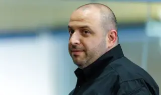 Москва: Рустем Умеров избяга от Украйна; Киев: На консултации в САЩ е, скоро се връща