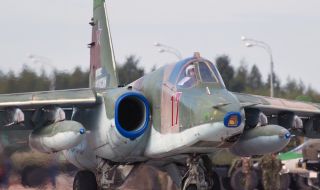 Украинските военни свалиха руски Су-25 (ВИДЕО)