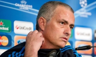 Моуриньо с шанс да поеме Валенсия