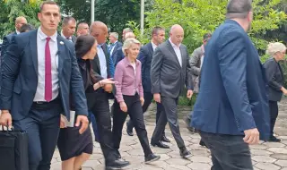 Урсула фон дер Лайен във ВМЗ-Сопот: Една трета от оръжията, използвани от украинската армия, идват от България
