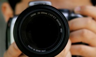 Маниак снима млади девойки в София, ако откажат ги бие