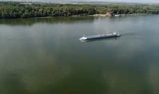 Критично ниво на р. Дунав, спряха корабоплаването 